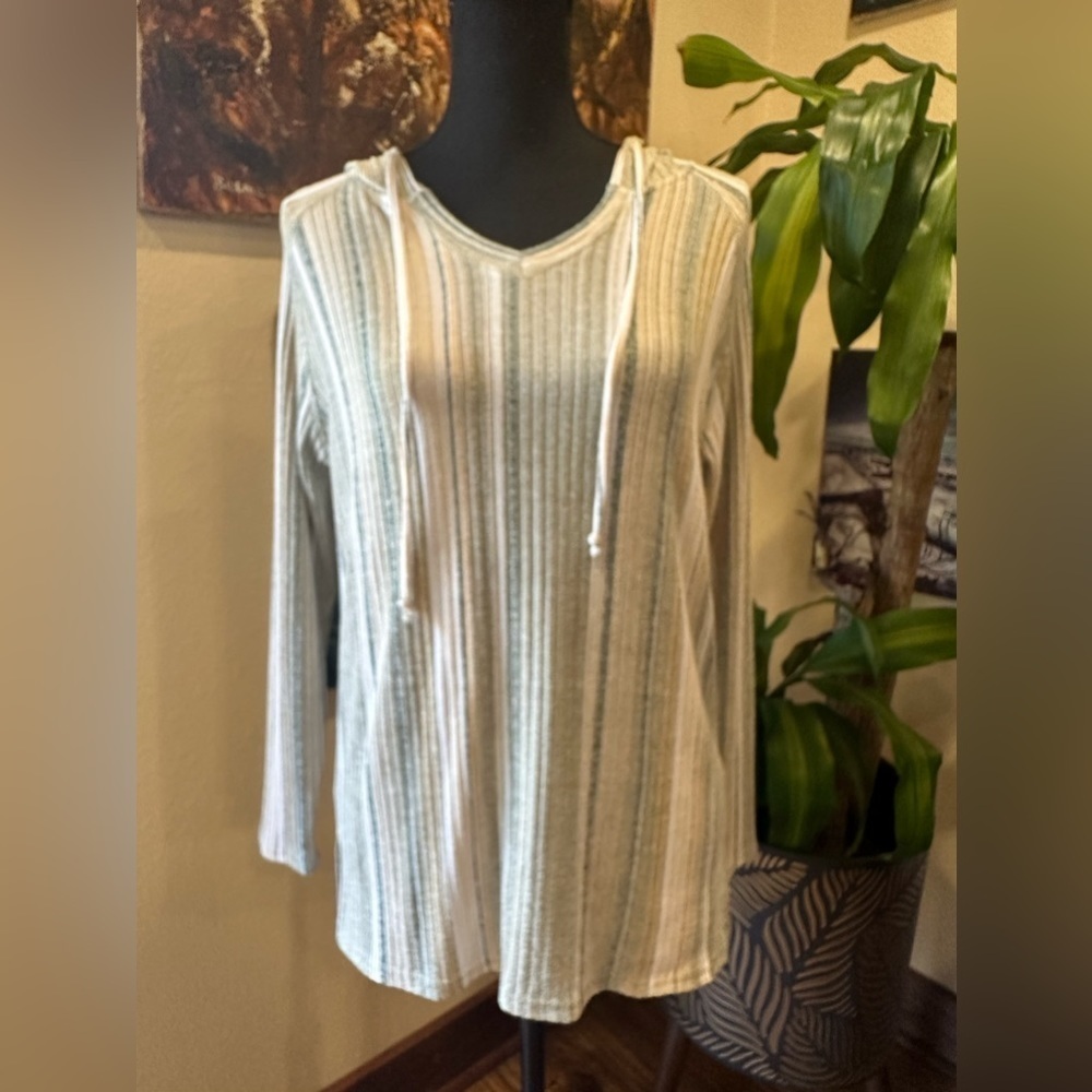 EUC Above And Beyond 3/4 Sleeve Pullover Blouse Shirt Womens Sz L
